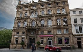 62 Castle Street Hotel